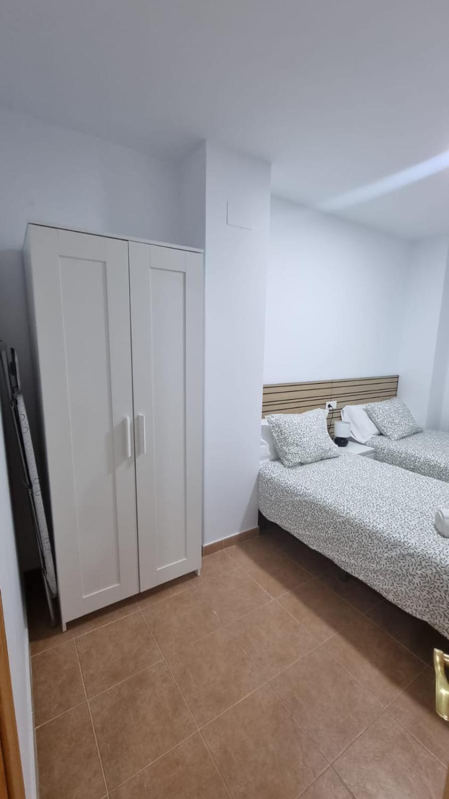 Moderno Apartamento 3 Dormitorios, Garaje Y Piscina La Algaba Екстериор снимка