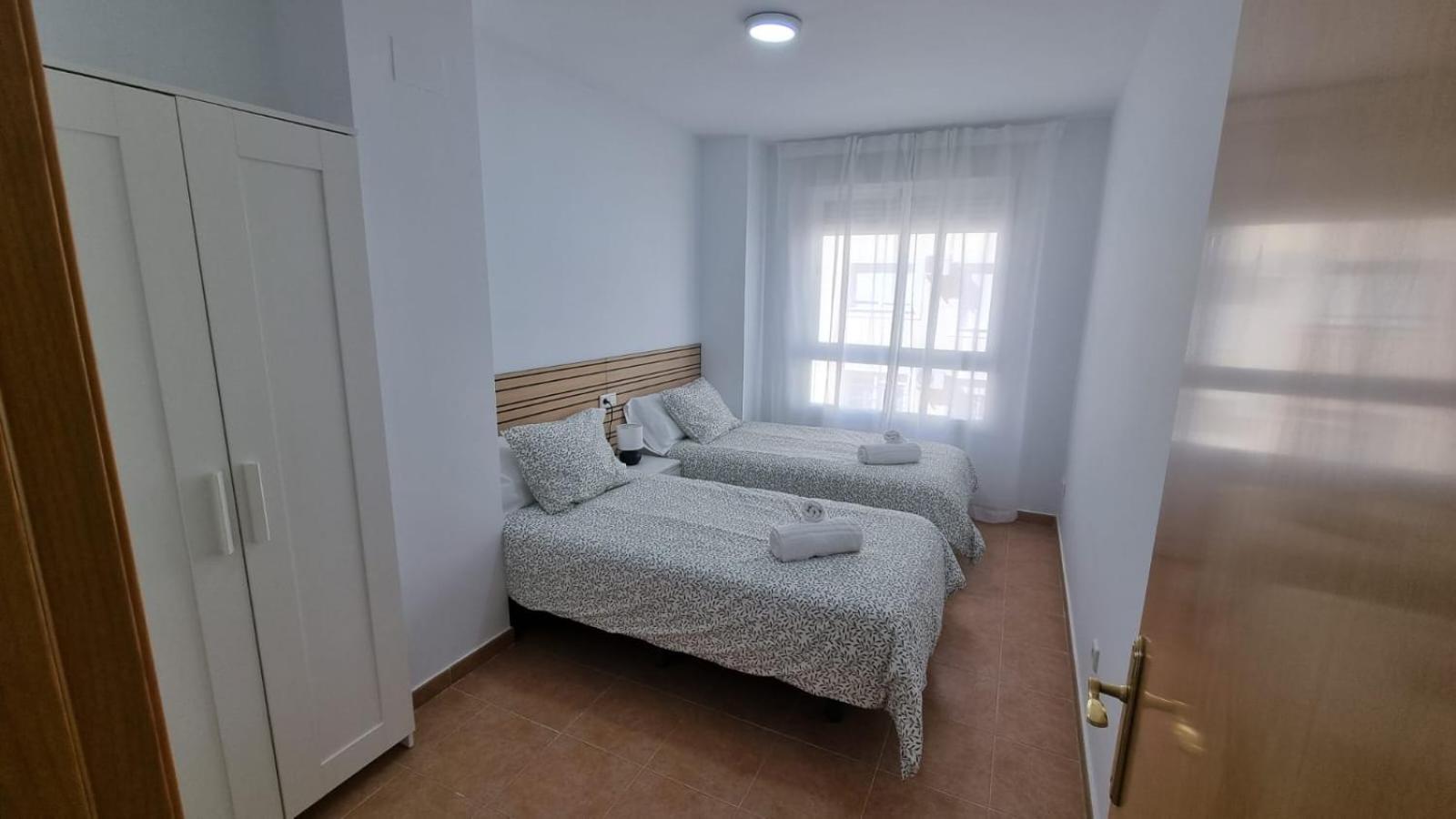 Moderno Apartamento 3 Dormitorios, Garaje Y Piscina La Algaba Екстериор снимка